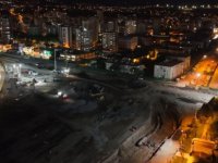 Başkan Büyükkılıç'ın Vizyon Projesinde Gece Mesaisi: Kartal Katlı Kavşağı'nda Çalışmalar Aralıksız Sürüyor
