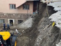 Yeşilhisar'da Heyelan: Sokak Trafiğe Kapatıldı
