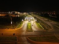 BÜYÜKŞEHİR’DEN KAYSERİ HAVALİMANI YOLUNDA AYDINLATMA SİSTEMLERİNE ESTETİK DOKUNUŞ