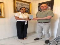 Avrupa'daki Erasmus+ katkısına teşekkür plaketi