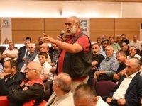 Üreticiler Kayseri Tarım ve Orman İl Müdürü Bülent Savlak ile tartıştı salonu terk ettiler
