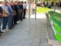 Afyonkarahisar’daki kazada yaşamını yitiren anne ile 8 aylık bebeği, Kayseri’de son yolculuğuna uğurlandı