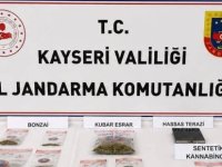 Kayseri’de, uyuşturucu ticareti yaptığı belirlenen 2 kişi, jandarma ekiplerince yakalandı.