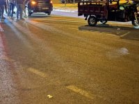 Otomobil ile 3 tekerlekli motosiklet çarpıştı: 1 yaralı
