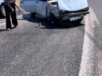 Yahyalı’da hafif ticari araç ile otomobil çarpıştı: 3 yaralı