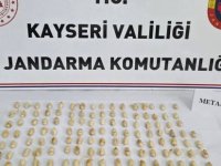 Develi’de uyuşturucuyu bağırsaklarında taşıdı