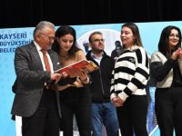 Başkan Büyükkılıç’tan Kayseri’deki üniversitelere yerleşecek öğrencilere tebrik
