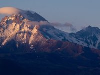Erciyes’in zirvesine yağan kar doğal güzellik oluşturdu