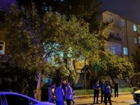 Hunat mahallesinde üvey babasını bıçakla ağır yaraladı