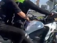 Kayseri polisi, KPSS sınavına geç kalan adayları, ekip araçları ile okullarına yetiştirdi.