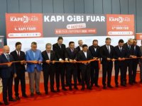 Vali Gökmen Çiçek, KAPEX Kapı Fuarı’nda Positive Dor Çelik Kapı’yı ziyaret etti