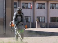 Melikgazi Belediyesi, okulların bahçesini yeni eğitim dönemine hazırladı