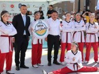 Uyuşturucu satıcılarına, zehir tacirlerine, alçaklara hiçbir gencimizi vermeyeceğiz