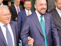 Kayseri biz, biz de Kayseri’yiz. Sayın Cumhurbaşkanımızın selamlarını ileteceğiz