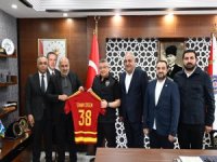 BAŞKAN ÇAMLI, 'A' TAKIMI İLE EMNİYET MÜDÜRÜ ERGEN'İ ZİYARET ETTİ