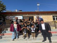 Kayseri Beşiktaşlılar Derneği'nden Güzelöz İlkokulu'na ziyaret