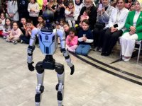 Melikgazi’de MEGA robot tanıtıldı, TEKNOFEST şampiyonları ödüllendirildi