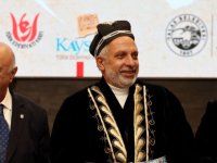 Başkan Yalçın’a Emir Timur’un çapanı giydirildi