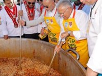 Açılış töreninde 1 ton börek aşı çorbası ziyaretçilere ikram edildi