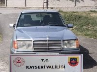 Çalıntı otomobilden uyuşturucu ele geçirildi: 2 gözaltı