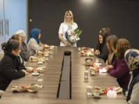 BERNA GÖZBAŞI KADINLAR GÜNÜNÜ KUTLADI