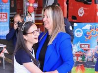 Özel gereksinimli Aleyna'ya, itfaiyecilerden doğum günü sürprizi