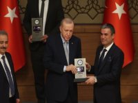 Sinan Burhan, Cumhurbaşkanı Erdoğan'a Mescid-i Aksa'nın maketini hediye etti