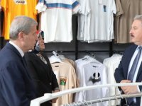 Melikgazi Belediyesi'nin ihtiyaç sahibi vatandaşlara ücretsiz kıyafet desteği