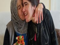 Fatma Mamak,Ömrünü zihinsel engelli kızına adadı