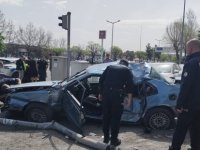 Kayseri'de otomobil ile kamyonet çarpıştı: 1 yaralı