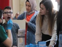 Kayseri'de görme engelli öğrencilere diş muayenesi
