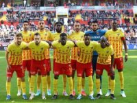 Kayserispor'u taşıyan THY uçağına yıldırım isabet etti