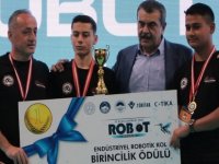 Bakan Tekin: Okuldaki bilgiyi beceriye dönüştürebilecekleri bir süreç oluşturalım istiyoruz