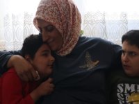 Ömrünü Serebral palsili 2 oğluna adadı