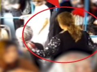 Otobüste düşürülen altın kolyeyi aldı