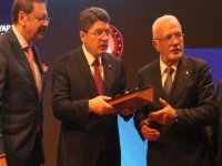 'ÖZGÜRLÜKÇÜ ANAYASA YAPMA VAKTİ GELMİŞTİR'
