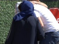 YKS'ye geç kalan genç, gözyaşlarını tutamadı