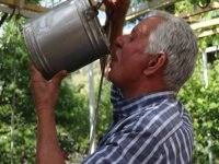 Kar suyundan ayran yapıp, karın üzerine pekmez döküp yiyorlar