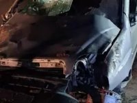 Şeker'de Aydınlatma direğine çarpan otomobilin hamile sürücüsü öldü