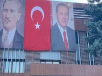 Büyükşehir Belediyesinden bayrak seferberliği