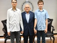 Başkan Büyükkılıç, YKS’de başarılı olan öğrencileri ağırladı