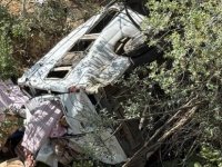 Fındık işçilerini taşıyan minibüs uçuruma yuvarlandı: 3 ölü, 18 yaralı