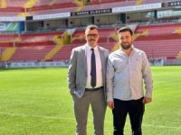 ZE Holding CEO’su Ahmet Eren’den Kayserispor’a İsim Sponsoru Desteği