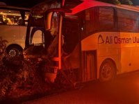 Niğde-Develi Kavşağında Kaza ağaçlara çarptı: 1 ölü, 13 yaralı