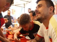 Kayserispor Teknik Direktörü Markus Gisdol ve futbolcular, taraftarlarla buluştu