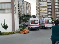 Boşanma aşamasındaki eşini çocuklarının gözü önünde tabancayla öldürdü