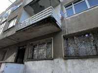 Fevziçakmak'ta 1’inci katın balkonundan düşen bebek yaralandı