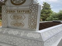 MHP Genel Başkanı Bahçeli, Ferdi Tayfur'un kabrini yaptırdı