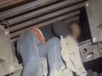 Çekicinin gizli bölmesinde 2 kaçak göçmen yakalandı