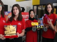 Sümer Fen Lisesi öğrencileri 3D yazıcıyla görev tamamlama robotu geliştirdi